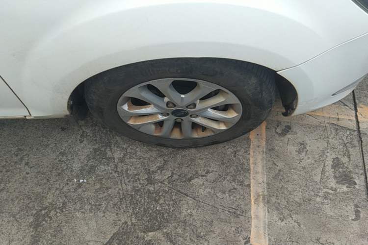Used Ford Focus 2013 Hatchback Classic 1.8L Manual Base Model Right Front Wheel Hub
