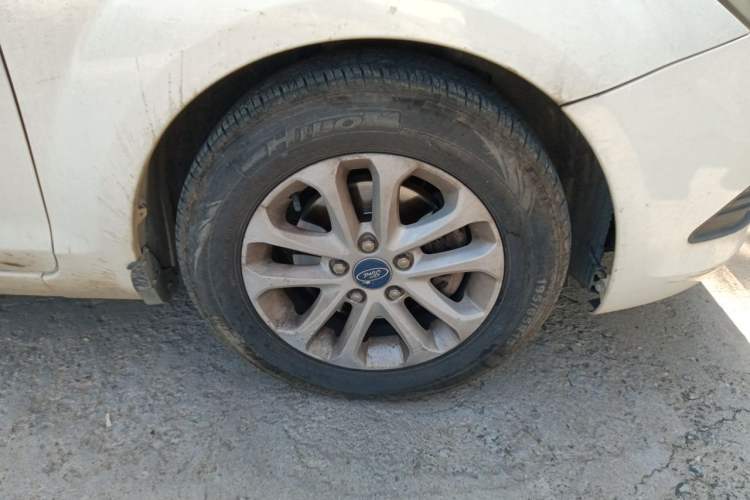 Used Ford Focus 2013 Hatchback Classic 1.8L Manual Base Model Right Front Wheel Hub