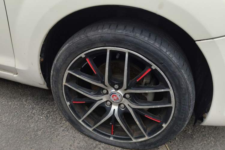 Used Ford Focus 2013 Hatchback Classic 1.8L Automatic Base Model Right Front Wheel Hub
