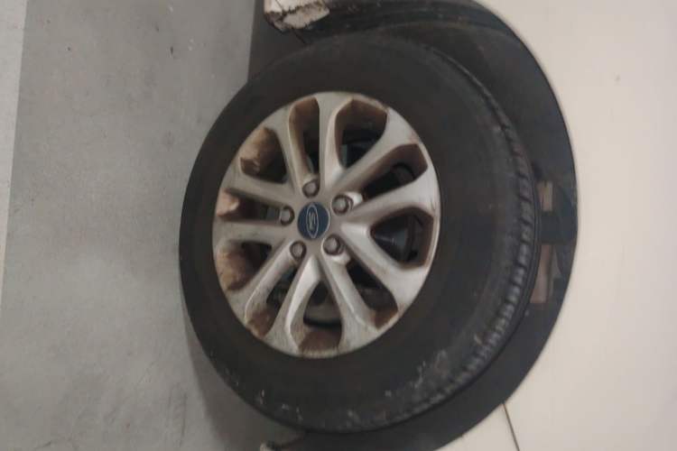 Used Ford Focus 2013 Hatchback Classic 1.8L Automatic Base Model Right Front Wheel Hub