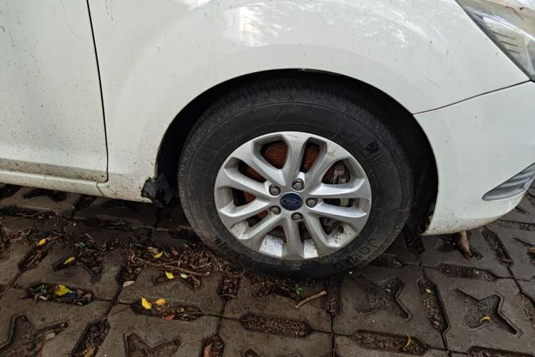 Used Ford Focus 2013 Hatchback Classic 1.8L Automatic Base Model Right Front Wheel Hub