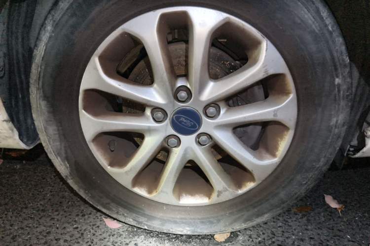 Used Ford Focus 2013 Hatchback Classic 1.8L Manual Base Model Right Front Wheel Hub