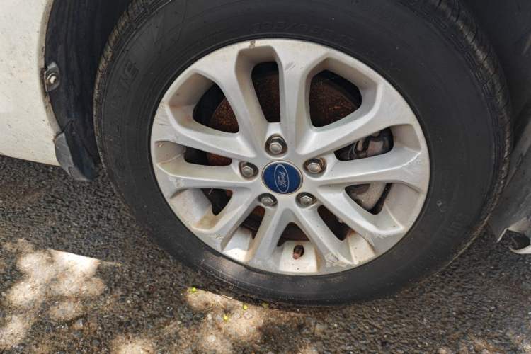 Used Ford Focus 2013 Hatchback Classic 1.8L Automatic Base Model Right Front Wheel Hub