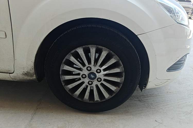 Used Ford Focus 2013 Sedan Classic 1.8L Manual Fashion Edition Right Front Wheel Hub