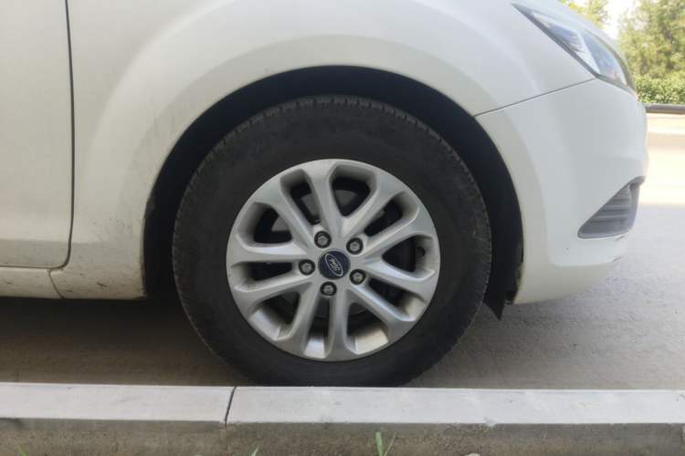Used Ford Focus 2013 Hatchback Classic 1.8L Manual Base Model Right Front Wheel Hub