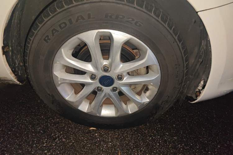 Used Ford Focus 2013 Sedan Classic 1.8L Automatic Base Model Right Front Wheel Hub