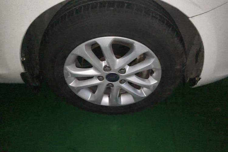 Used Ford Focus 2013 Hatchback Classic 1.8L Manual Base Model Right Front Wheel Hub