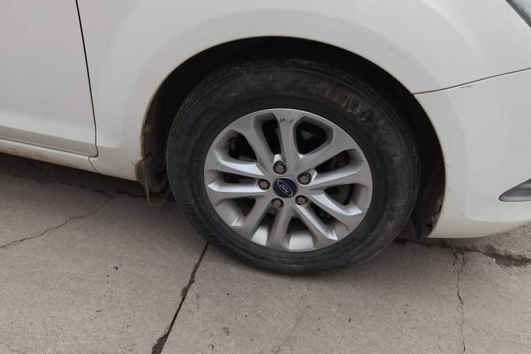 Used Ford Focus 2013 Hatchback Classic 1.8L Manual Base Model Right Front Wheel Hub