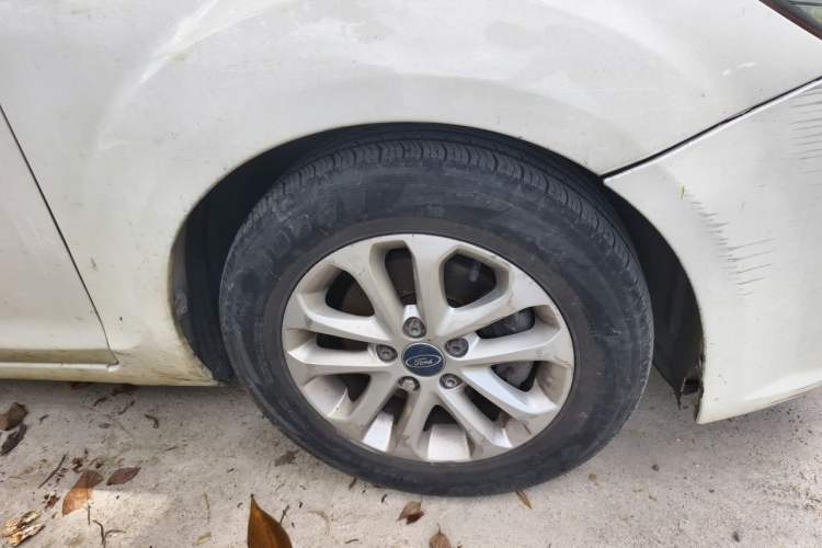 Used Ford Focus 2013 Hatchback Classic 1.8L Manual Base Model Right Front Wheel Hub