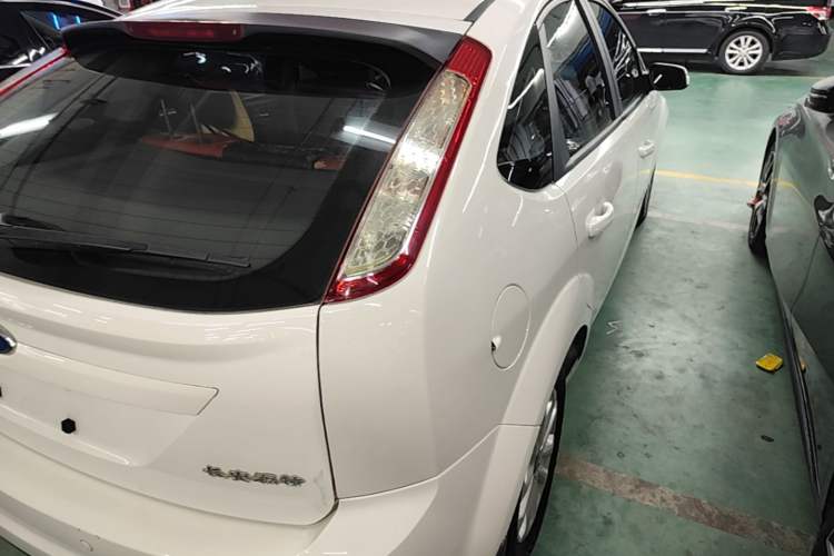 Used Ford Focus 2013 Hatchback Classic 1.8L Automatic Base Model Right Rear Taillight