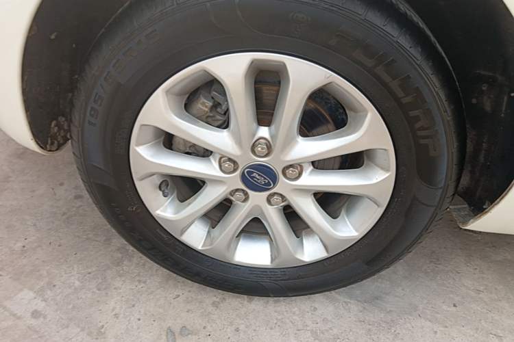 Used Ford Focus 2013 Hatchback Classic 1.8L Automatic Millionth Anniversary Edition Right Rear Wheel Hub