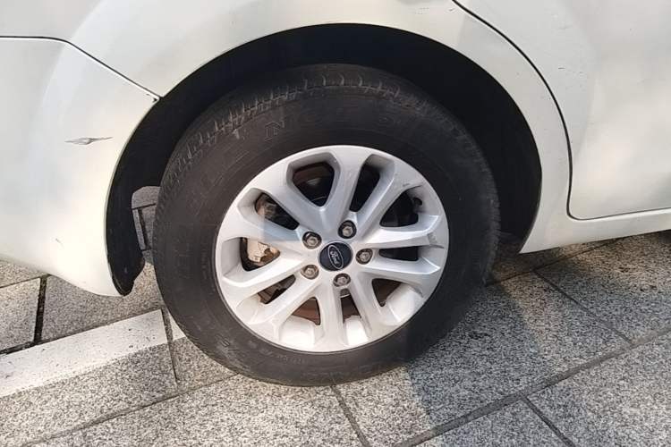 Used Ford Focus 2013 Hatchback Classic 1.8L Automatic Millionth Anniversary Edition Right Rear Wheel Hub
