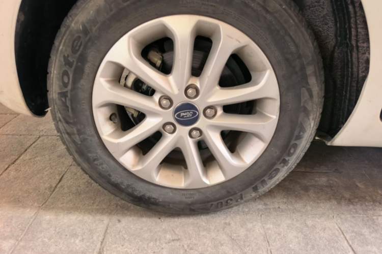 Used Ford Focus 2013 Hatchback Classic 1.8L Automatic Base Model Right Rear Wheel Hub