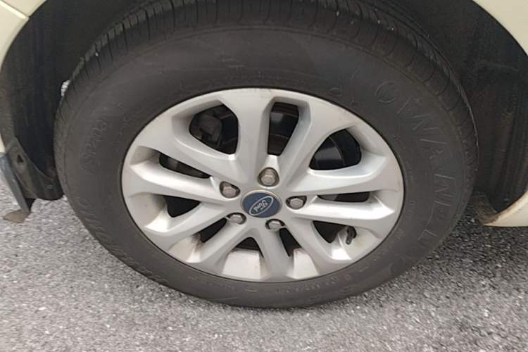 Used Ford Focus 2013 Hatchback Classic 1.8L Automatic Base Model Right Rear Wheel Hub
