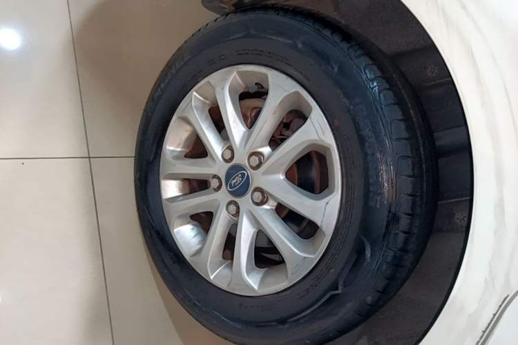 Used Ford Focus 2013 Hatchback Classic 1.8L Manual Base Model Right Rear Wheel Hub