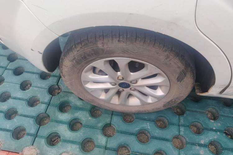 Used Ford Focus 2013 Hatchback Classic 1.8L Automatic Base Model Right Rear Wheel Hub