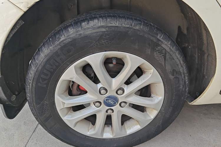 Used Ford Focus 2013 Hatchback Classic 1.8L Manual Base Model Right Rear Wheel Hub