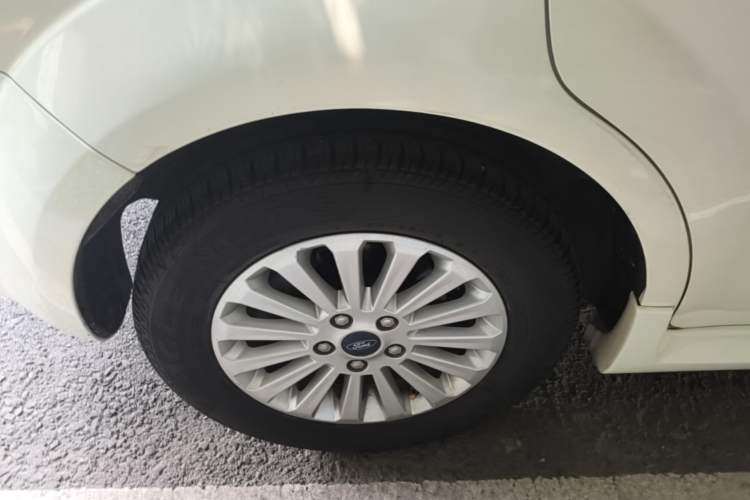 Used Ford Focus 2013 Hatchback Classic 1.8L Automatic Fashion Edition Right Rear Wheel Hub