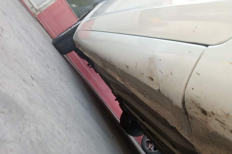 Used Ford Focus 2013 Hatchback Classic 1.8L Automatic Millionth Anniversary Edition Right Side Sill