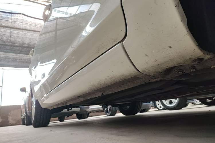 Used Ford Focus 2013 Hatchback Classic 1.8L Automatic Base Model Right Side Sill