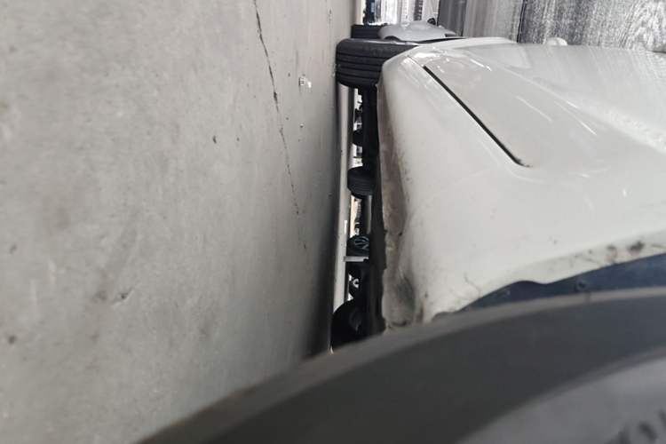Used Ford Focus 2013 Sedan Classic 1.8L Manual Base Model Right Side Sill
