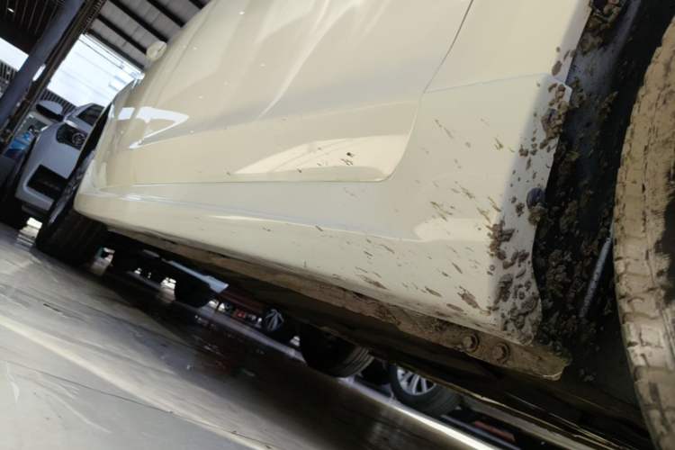 Used Ford Focus 2013 Hatchback Classic 1.8L Automatic Fashion Edition Right Side Sill
