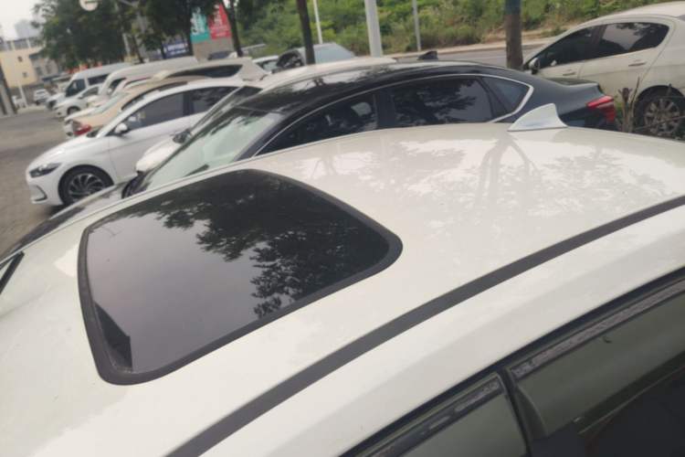 Used Ford Focus 2013 Sedan Classic 1.8L Automatic Fashion Edition Roof