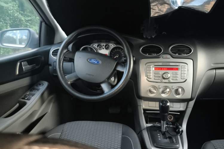 Used Ford Focus 2013 Hatchback Classic 1.8L Automatic Base Model Steering Wheel