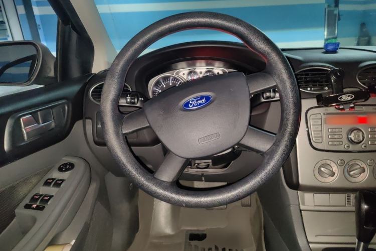 Used Ford Focus 2013 Hatchback Classic 1.8L Automatic Base Model Steering Wheel