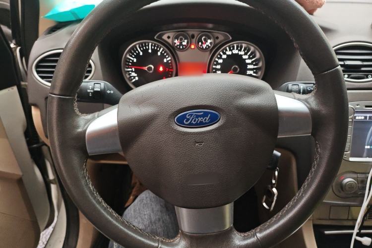 Used Ford Focus 2013 Hatchback Classic 1.8L Automatic Fashion Edition Steering Wheel