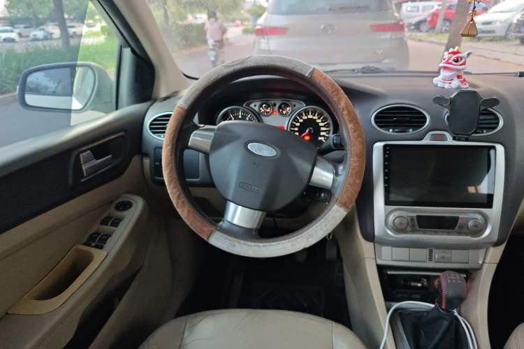 Used Ford Focus 2013 Sedan Classic 1.8L Manual Fashion Edition Steering Wheel