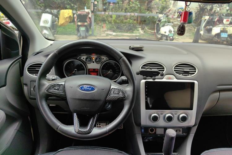 Used Ford Focus 2013 Hatchback Classic 1.8L Automatic Millionth Anniversary Edition Steering Wheel