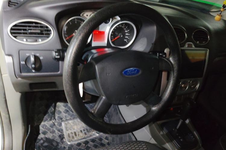 Used Ford Focus 2013 Hatchback Classic 1.8L Automatic Base Model Steering Wheel