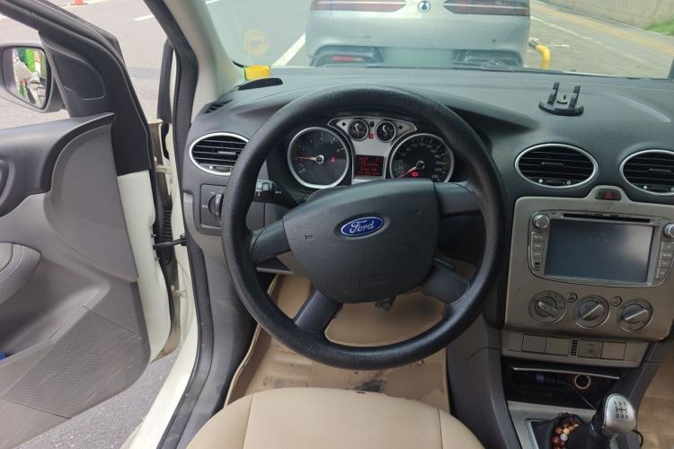 Used Ford Focus 2013 Hatchback Classic 1.8L Manual Base Model Steering Wheel