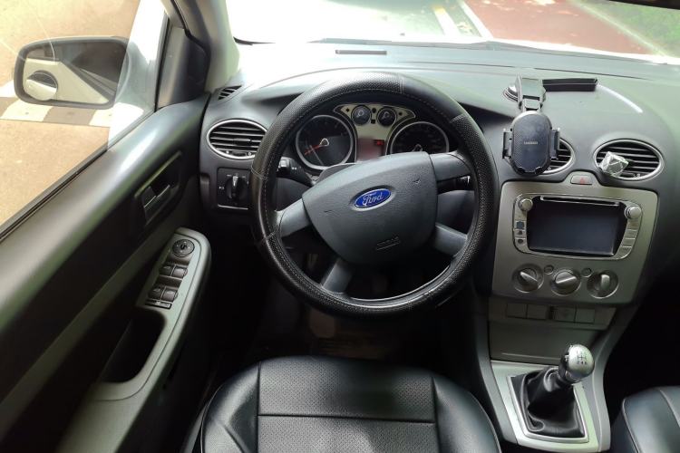 Used Ford Focus 2013 Hatchback Classic 1.8L Manual Base Model Steering Wheel