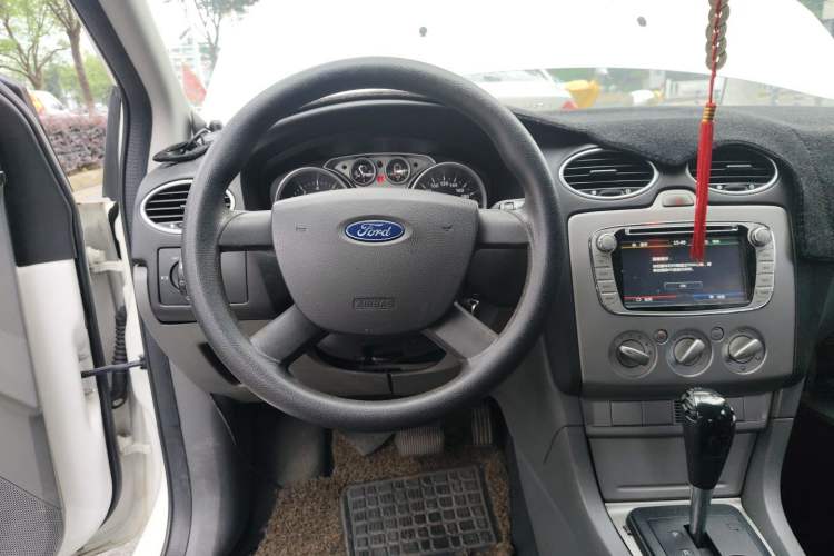 Used Ford Focus 2013 Hatchback Classic 1.8L Automatic Base Model Steering Wheel