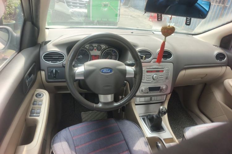 Used Ford Focus 2013 Sedan Classic 1.8L Manual Fashion Edition Steering Wheel