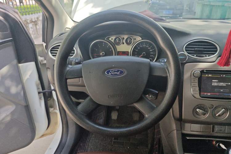Used Ford Focus 2013 Hatchback Classic 1.8L Manual Base Model Steering Wheel