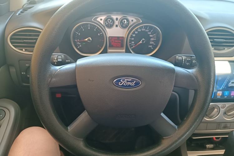 Used Ford Focus 2013 Hatchback Classic 1.8L Automatic Base Model Steering Wheel