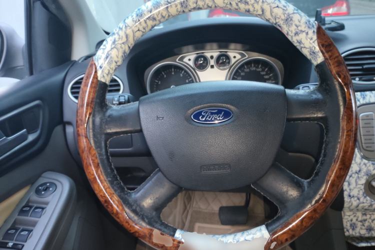 Used Ford Focus 2013 Hatchback Classic 1.8L Automatic Base Model Steering Wheel