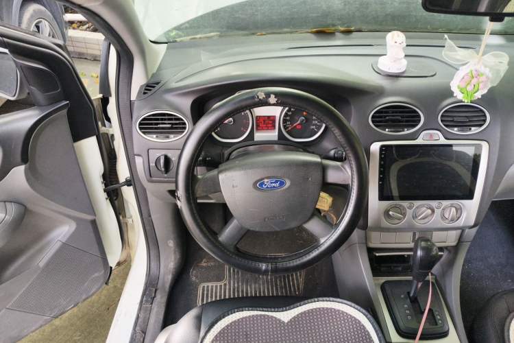 Used Ford Focus 2013 Hatchback Classic 1.8L Automatic Millionth Anniversary Edition Steering Wheel