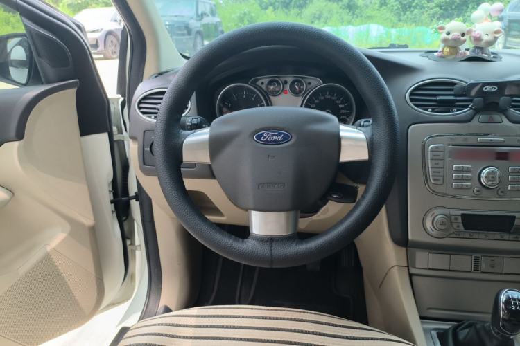 Used Ford Focus 2013 Hatchback Classic 1.8L Manual Fashion Edition Steering Wheel