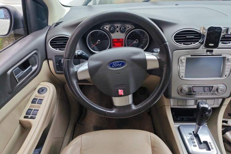 Used Ford Focus 2013 Hatchback Classic 1.8L Automatic Base Model Steering Wheel