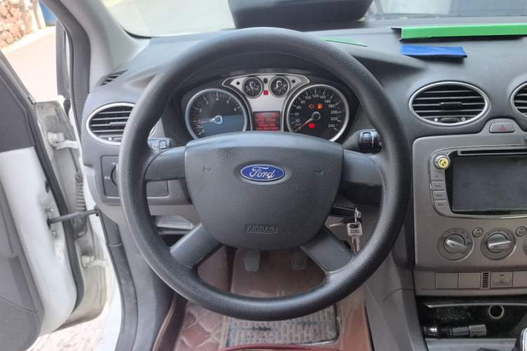 Used Ford Focus 2013 Hatchback Classic 1.8L Manual Base Model Steering Wheel