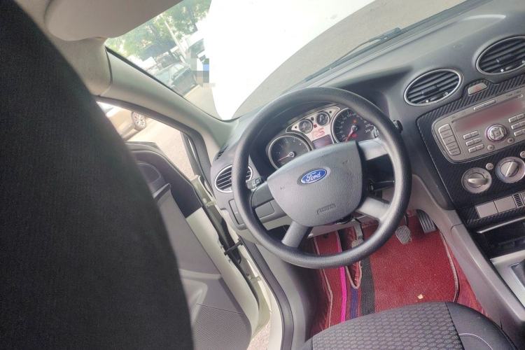 Used Ford Focus 2013 Hatchback Classic 1.8L Manual Base Model Steering Wheel
