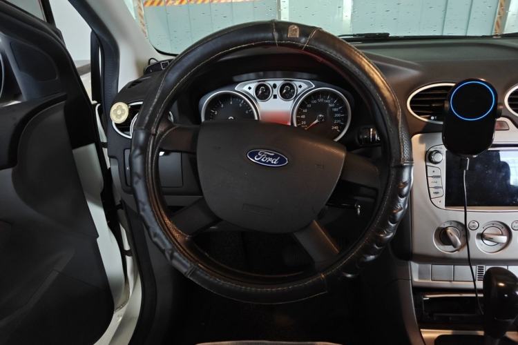 Used Ford Focus 2013 Hatchback Classic 1.8L Automatic Base Model Steering Wheel