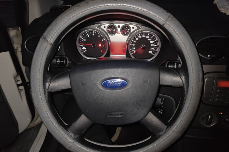 Used Ford Focus 2013 Hatchback Classic 1.8L Automatic Base Model Steering Wheel