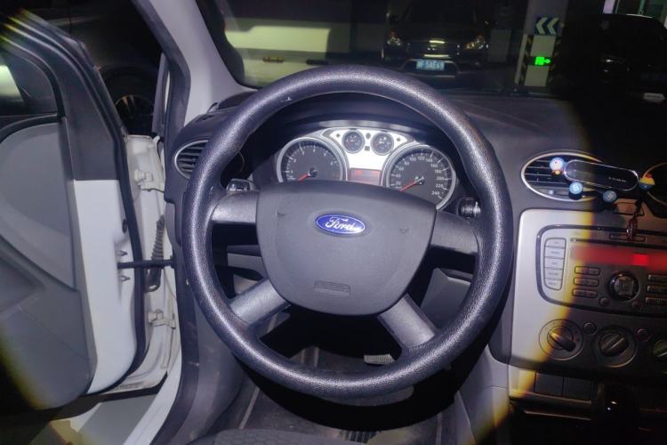 Used Ford Focus 2013 Hatchback Classic 1.8L Automatic Base Model Steering Wheel