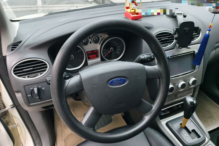 Used Ford Focus 2013 Hatchback Classic 1.8L Automatic Base Model Steering Wheel