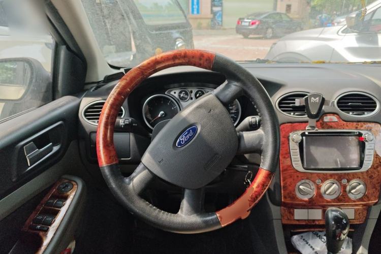 Used Ford Focus 2013 Hatchback Classic 1.8L Automatic Base Model Steering Wheel